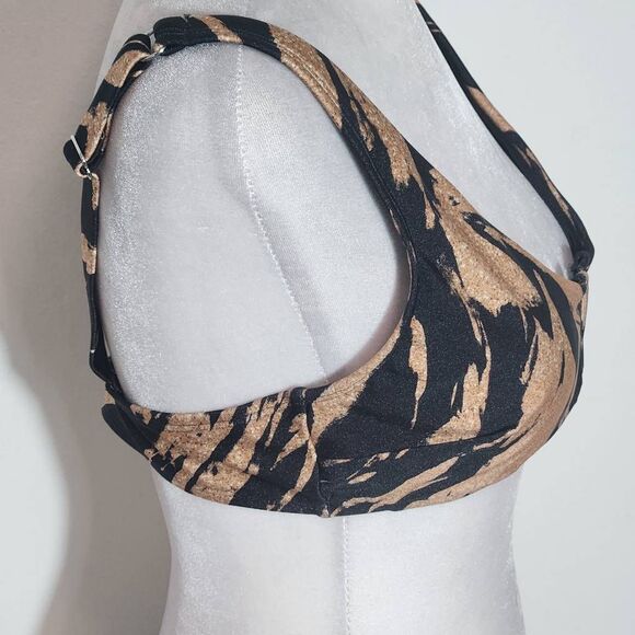 Cupshe Black and Tan print Bikini Top with V-Wire NWT Size Medium - Picture 2 of 13